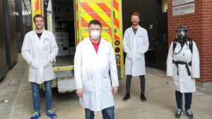 Les scientifiques de Swansea nettoient rapidement une ambulance