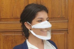 Le "masque inclusif" pour les sourds et malentendants
