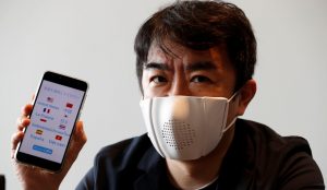 Une startup japonaise crée un masque facial "connecté" pour le coronavirus