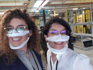 Des sœurs françaises conçoivent un masque pour permettre la lecture labiale