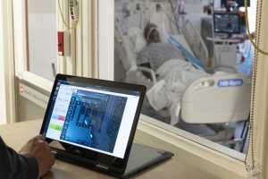 John Hopkins développe une plateforme robotique qui permet de contrôler à distance les ventilateurs des unités de soins intensifs Covid-19