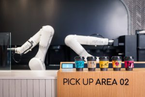 Une startup singapourienne gère le premier café robotique du monde