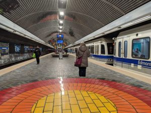 Edmonton Transit pilote des portes innovantes pour tuer les germes