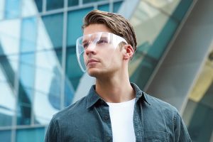 Il est temps d'abandonner le masque facial et de commencer à imaginer un avenir avec des écrans faciaux transparents et élégants.